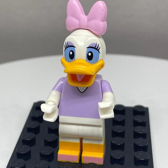 LEGO Disney Daisy Duck Minifigure - dis009 - Picture 1 of 5